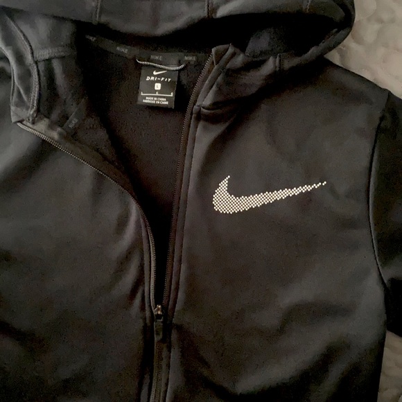 Nike Big Boys Warm Up/Training Zip-up Jacket in black - Picture 5 of 11